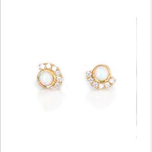 La Kaiser opal studs